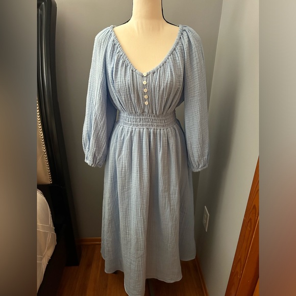 J. Crew Dresses & Skirts - J. Crew V-neck midi dress in soft gauze